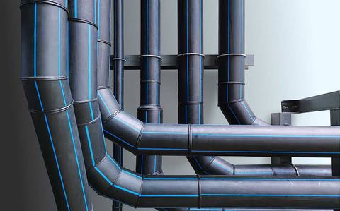 Instalasi pipa HDPE sistem air bersih